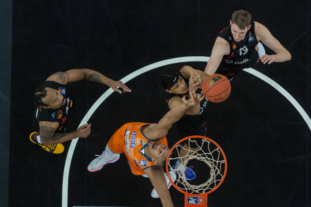 为更多人关 为更多人关