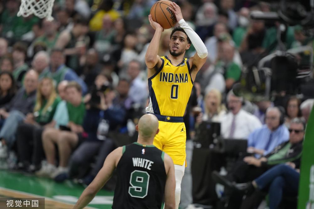 更加引人注 更加引人注